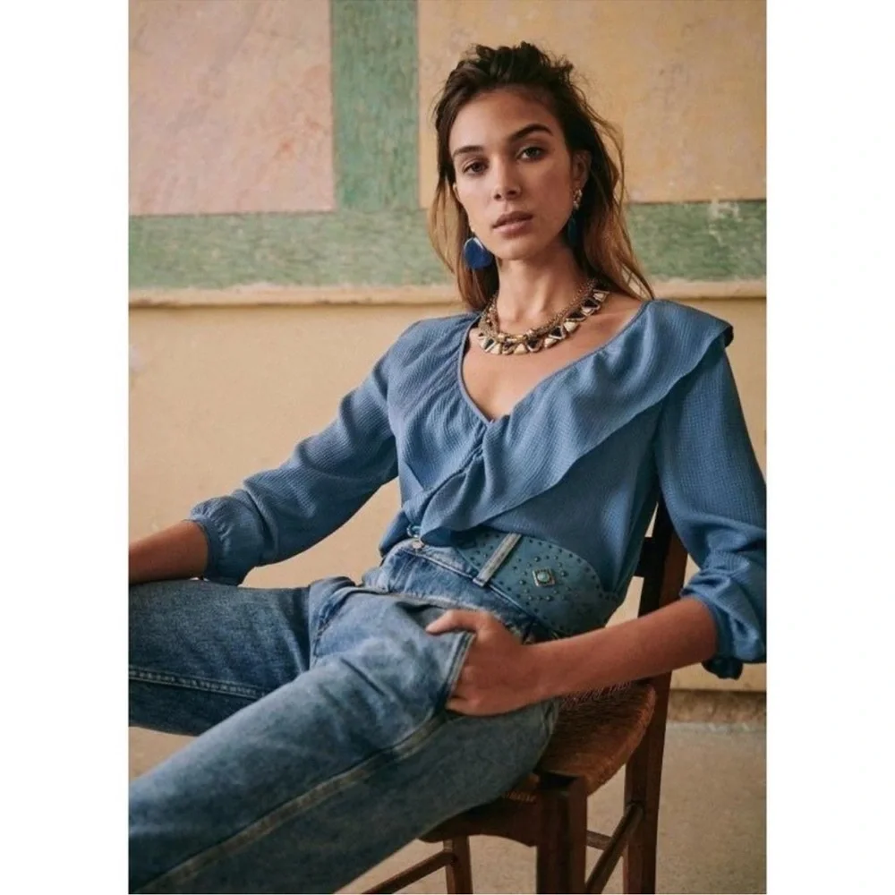 Sezane Priscille Blouse Women's 34 US 2 Ruffle V-Neck 100% Silk Button Blue - Picture 2 of 7